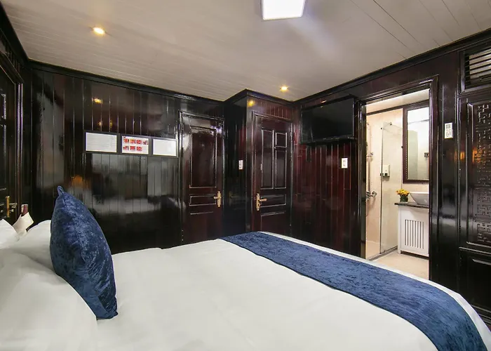 Fantasea Imperial Cruise 3*