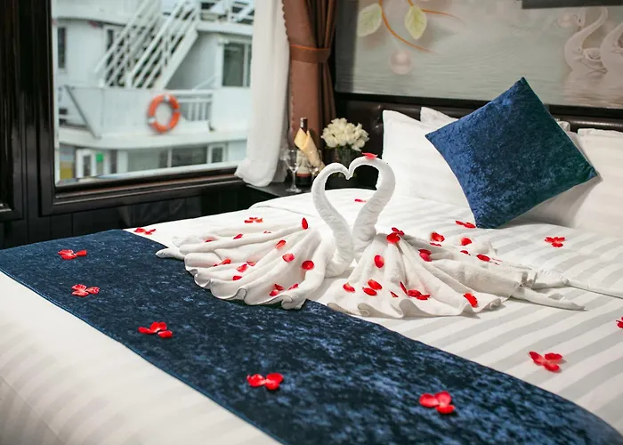 Fantasea Imperial Cruise Ha Long