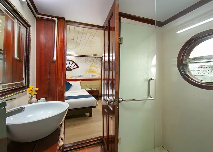  Fantasea Imperial Cruise Ha Long