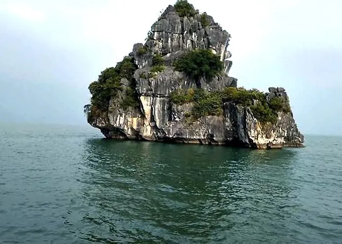  Fantasea Imperial Cruise Ha Long